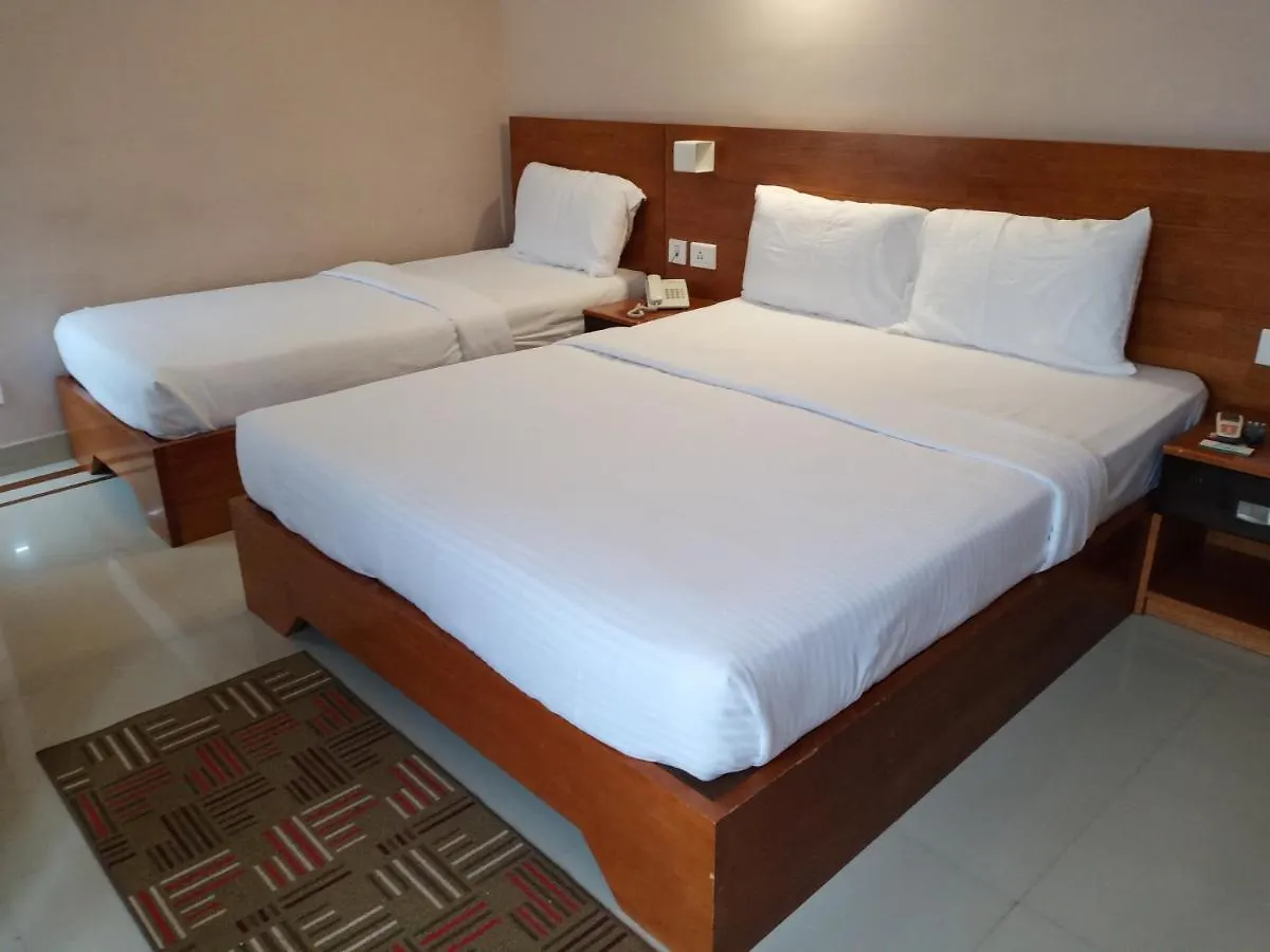 Devanganam Residency Hotel Guruvayur