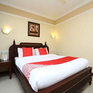 2* Hotel Oyo 2240 Krishna Regency