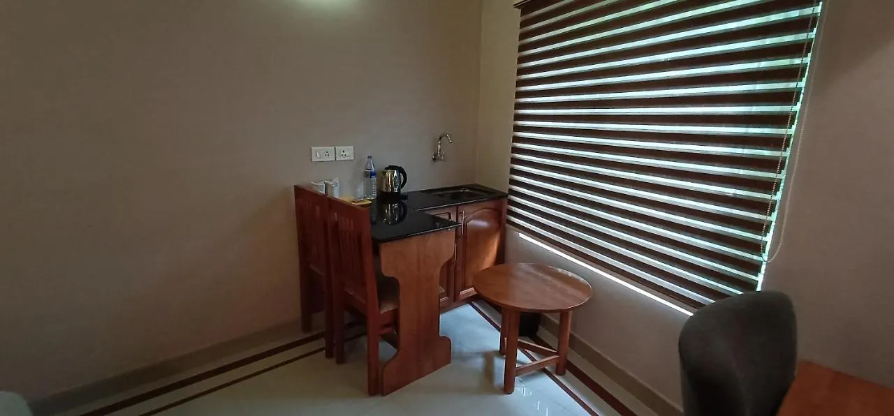 Devanganam Residency Hotel Guruvayur